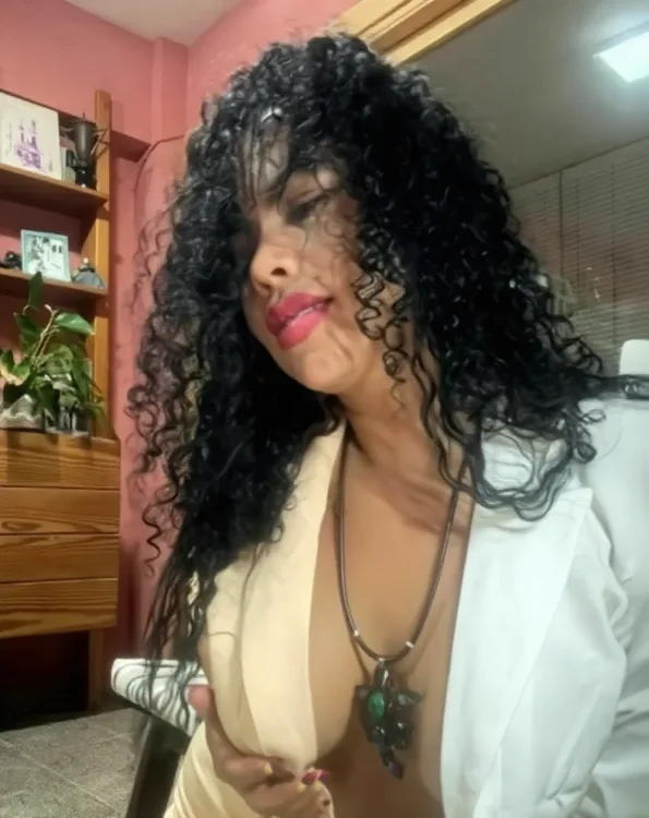 Escortă Sector 2 — Mihaela