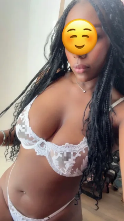 Escortă Sector 4 — Sasha