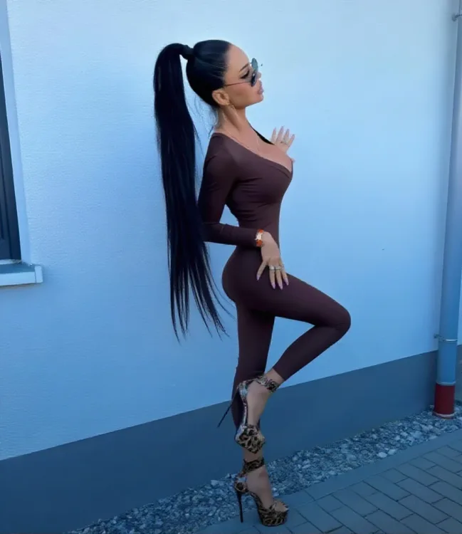 Escortă Sector 3 — Alina