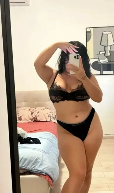 Escortă Sector 2 — Isabella
