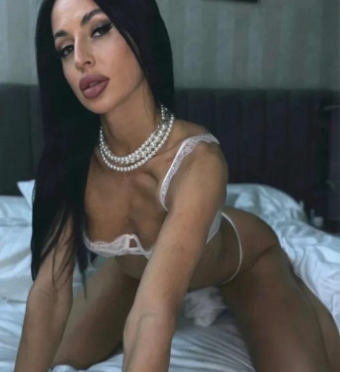 Escortă Sector 5 — Roxana