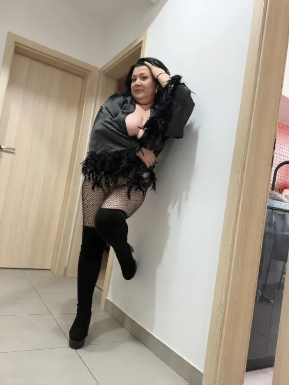 Escortă Pitești — Profil