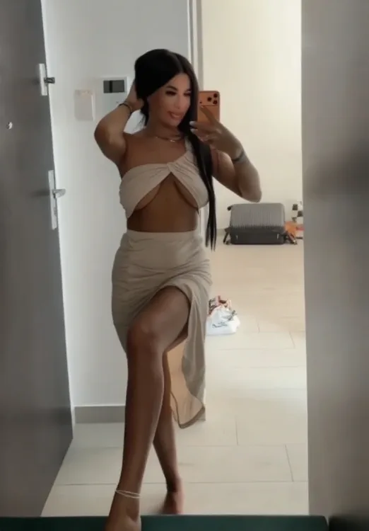 Escortă Arad — Profil