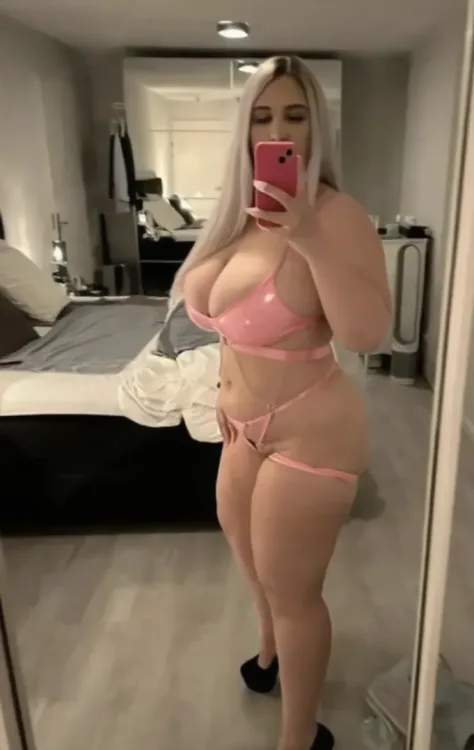 Escortă Arad — Profil