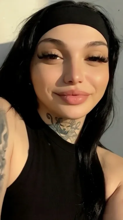 Escortă Sector 5 — Profil