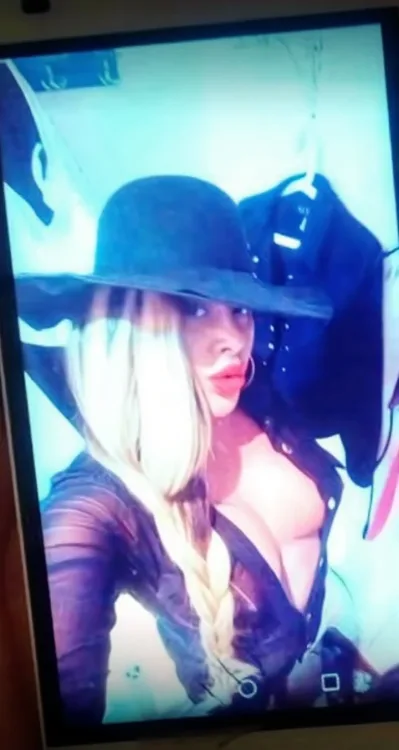 Escortă Focșani — Maria