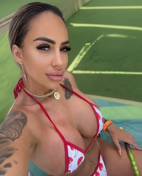 Escortă Barlad — Raisa