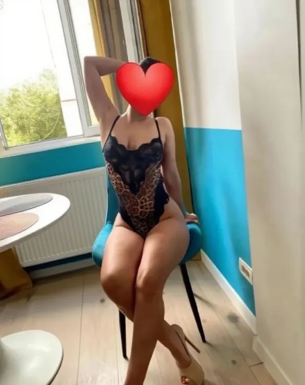 Escortă Suceava — Iris