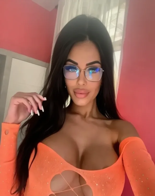 Escortă Ploiești — Roxana