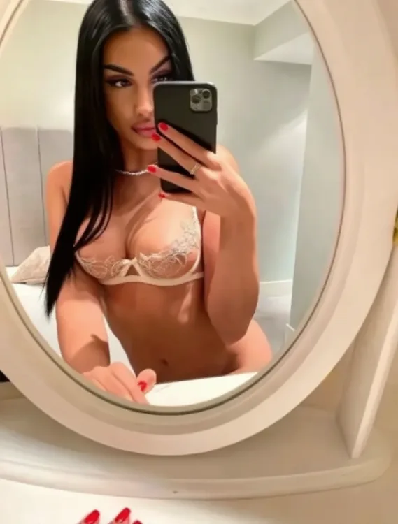 Escortă Slatina — Melania