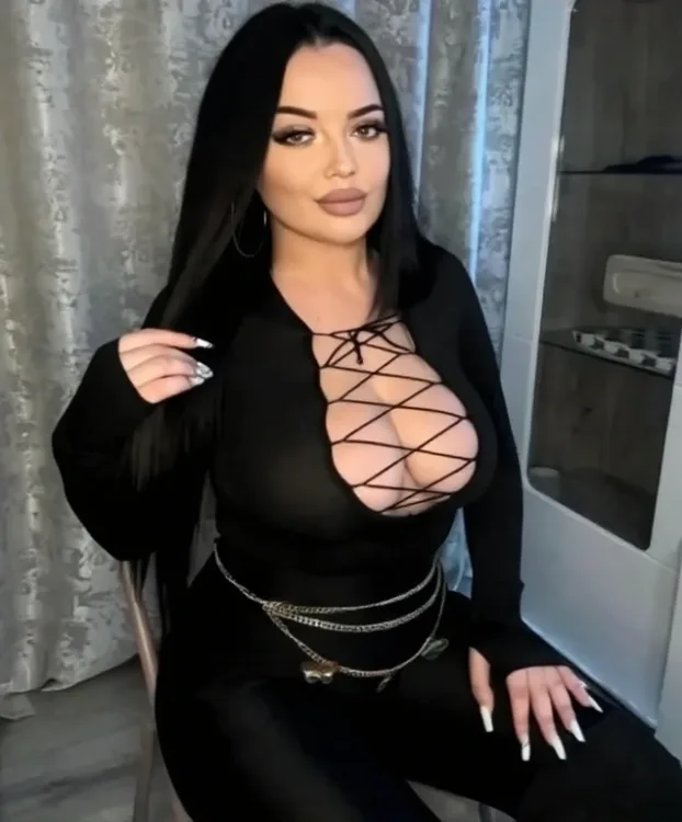 Escortă Târgu Mureș — Larisa