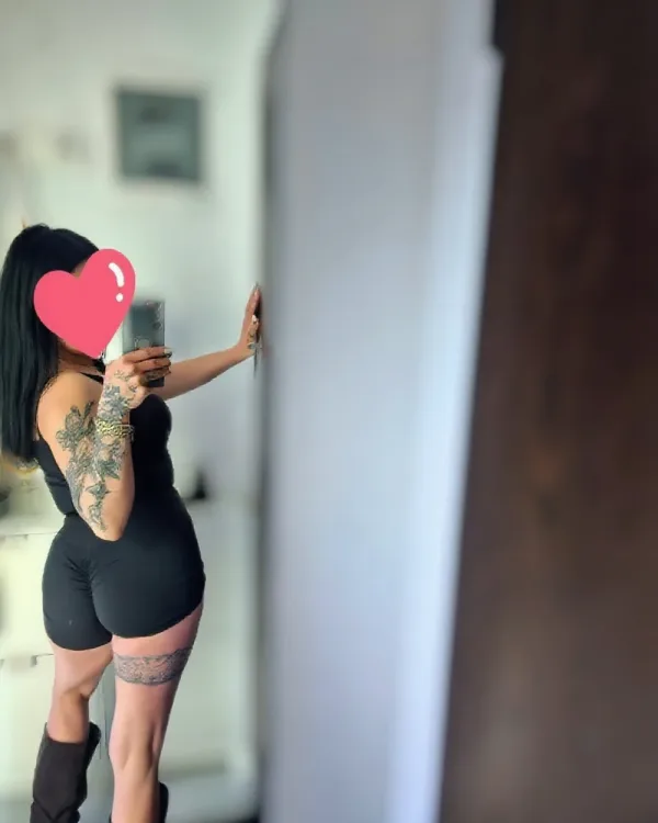 Escortă Cosmopolis — Profil