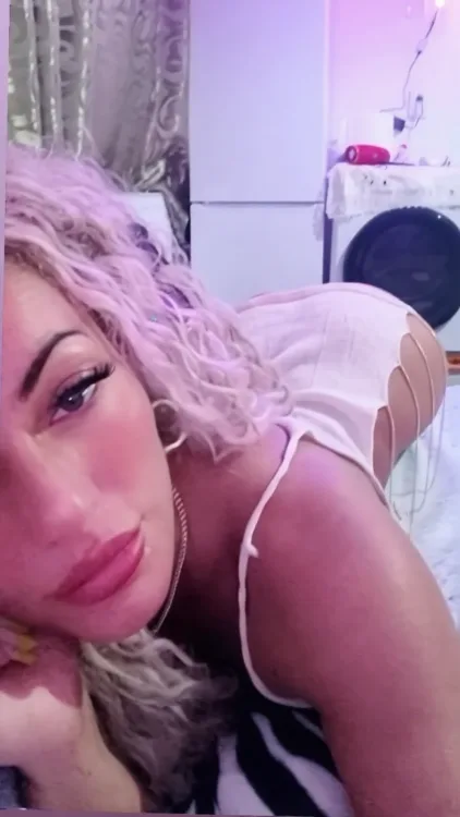 Escortă Petrosani — Lory
