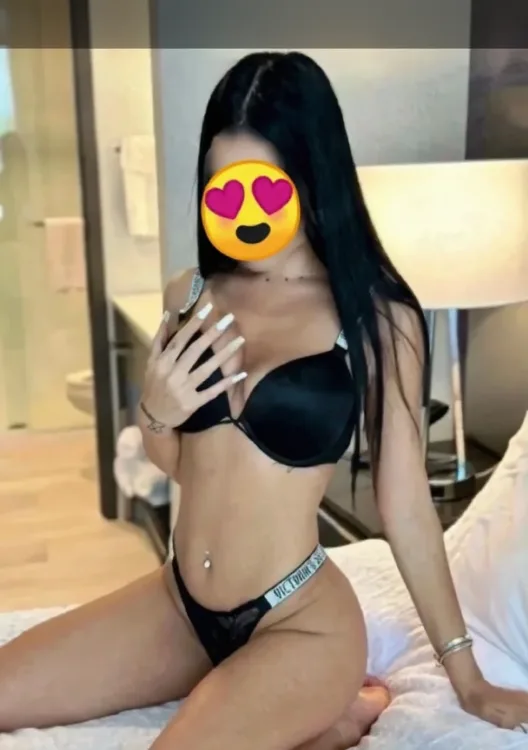 Escortă Targu Jiu — Rebeca