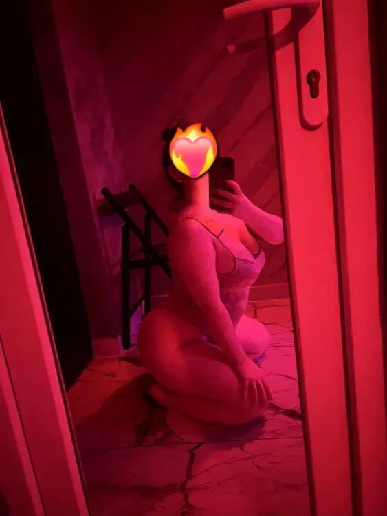 Escortă Galați — Roxy