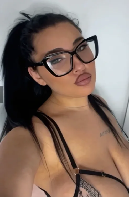 Escortă Galați — Profil