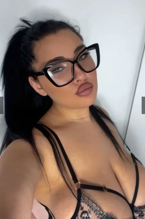 Escortă Craiova — Profil