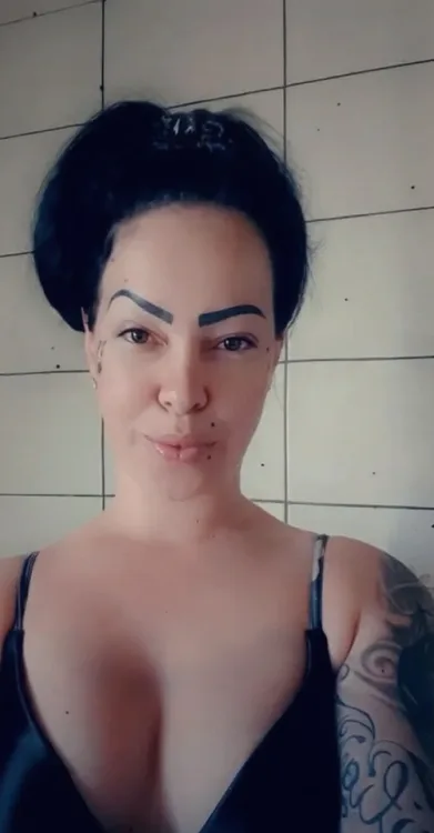 Escortă Craiova — Profil
