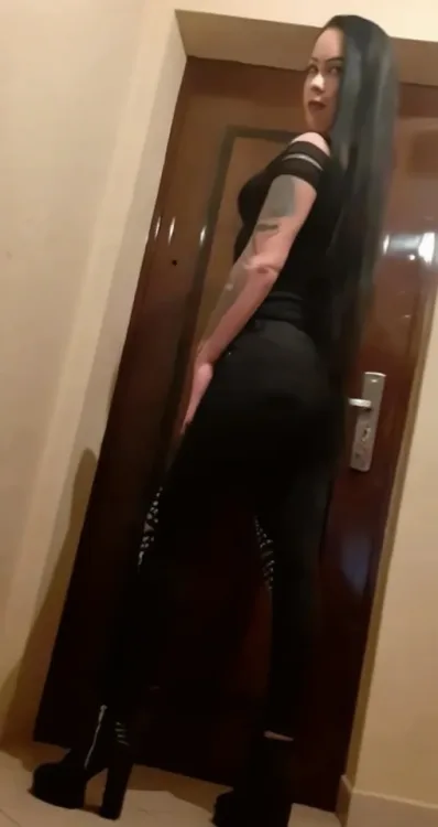 Escortă Craiova — Profil
