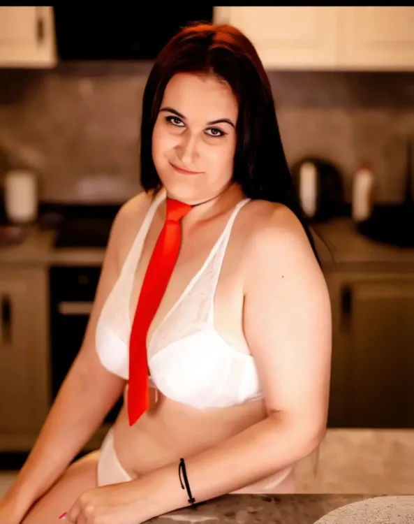 Escortă Târgoviște — Alyss