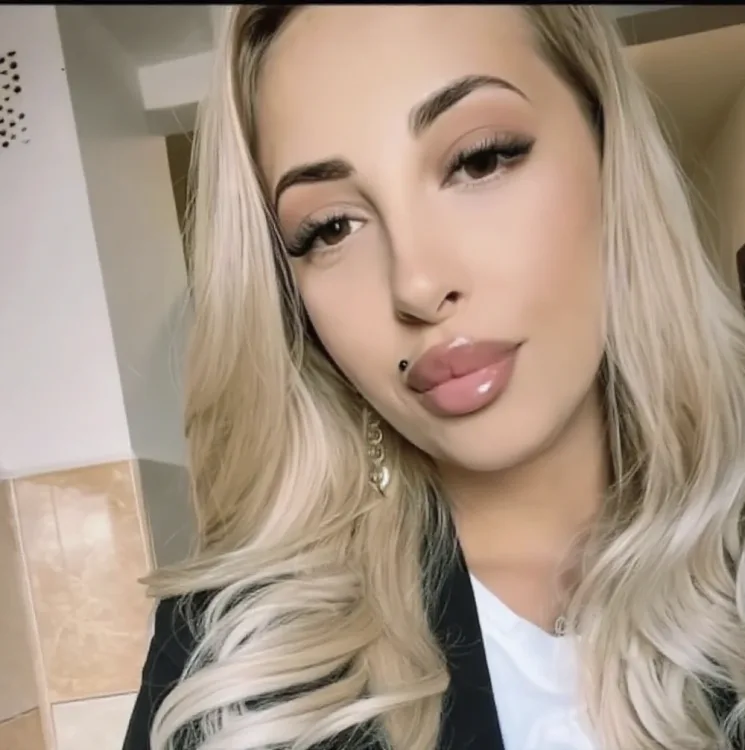 Escortă Adjud — Profil