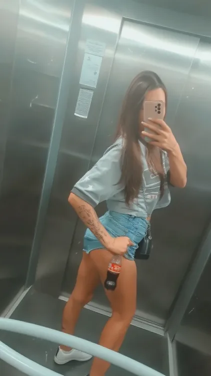 Escortă Alexandria — Profil