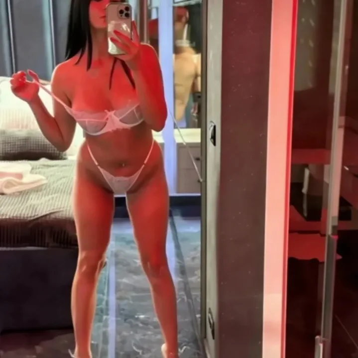 Escortă Falticeni — Profil
