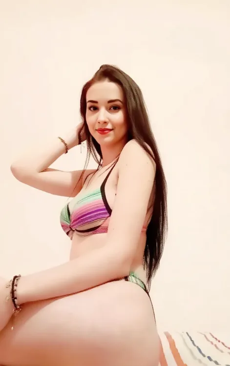 Escortă Ploiești — Maya