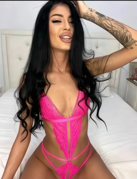 Escortă Slatina — Ema