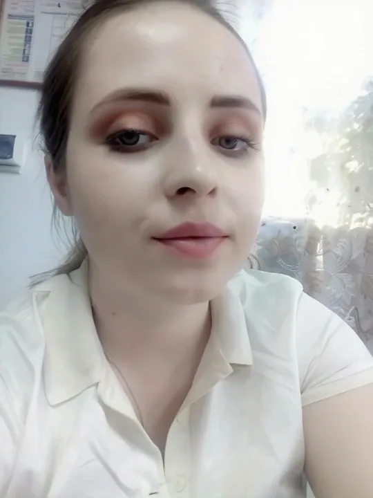Escortă Roman — Profil