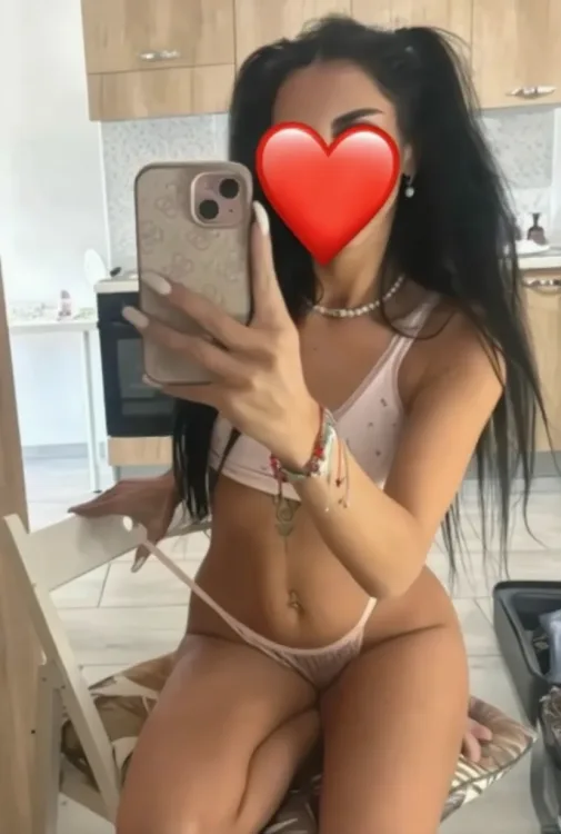 Escortă Piatra Neamț — Anays