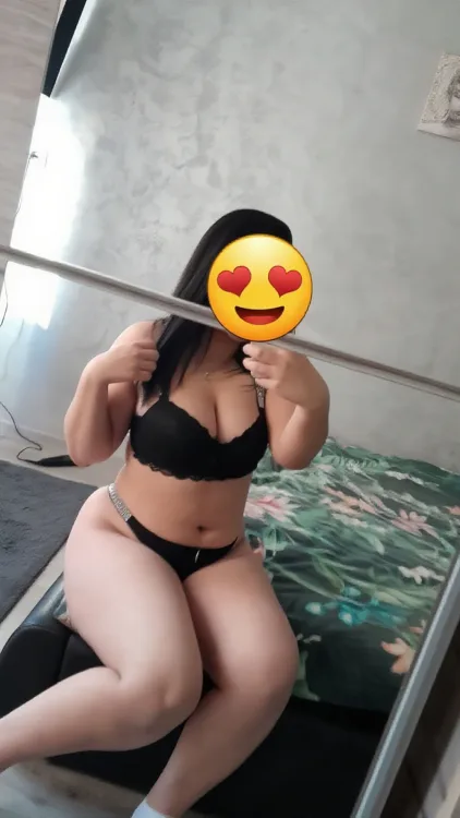 Escortă Roman — Profil