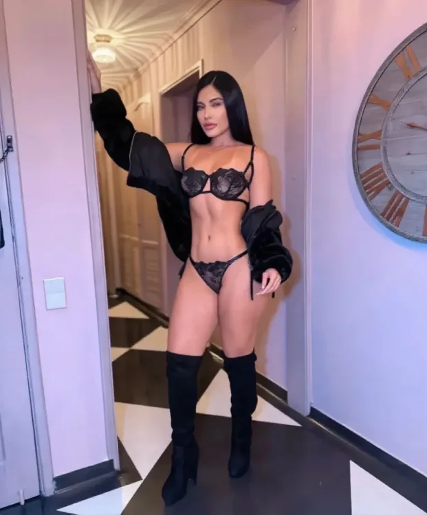 Escortă Campulung Moldovenesc — Profil