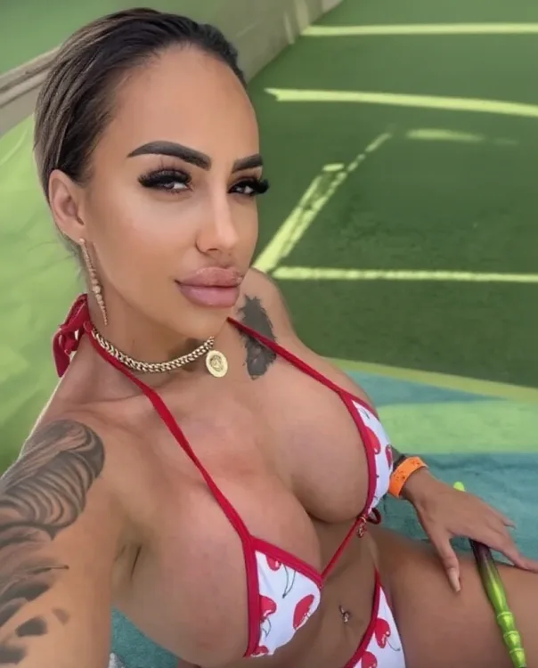 Escortă Miercurea-Ciuc — Raisa