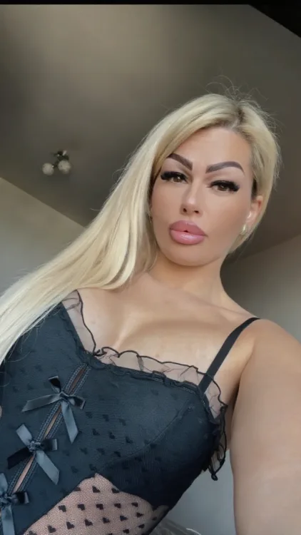 Escortă Craiova — Izabela