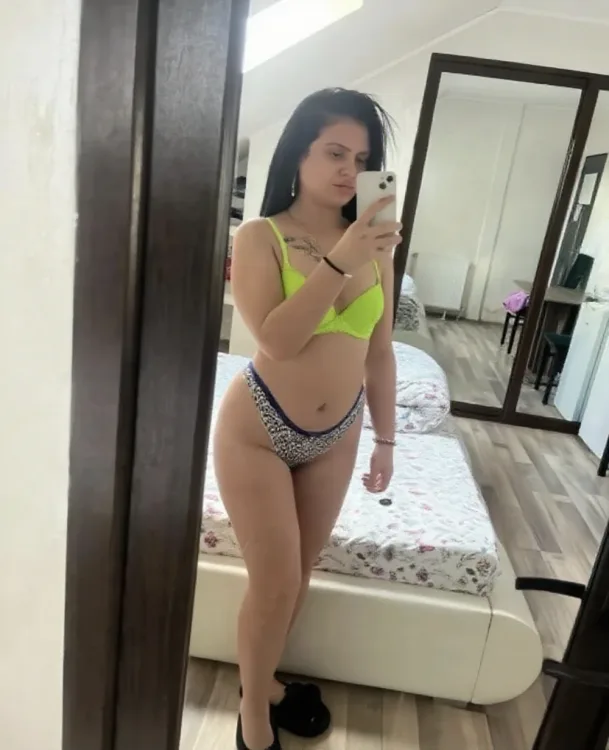 Escortă Craiova — Corina