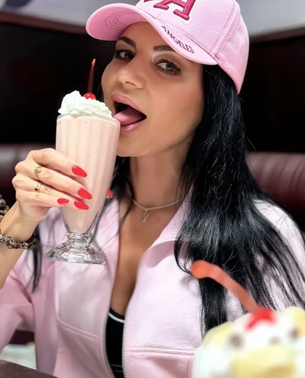 Escortă Cluj-Napoca — Profil