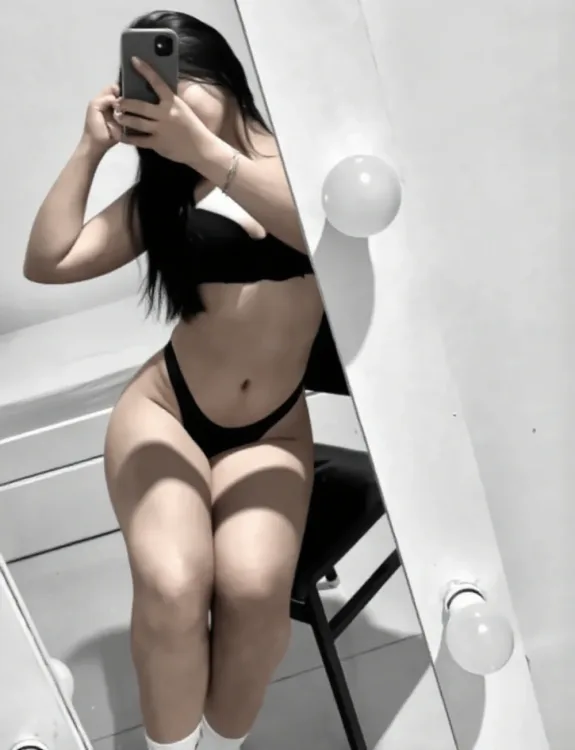 Escortă Sector 4 — Profil
