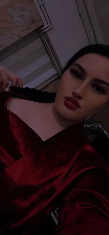 Escortă Sector 4 — Carla