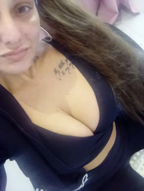 Escortă Sector 3 — Andrea