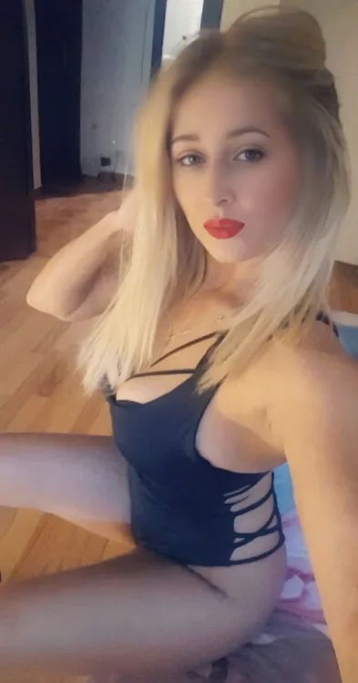 Escortă Sector 4 — Profil