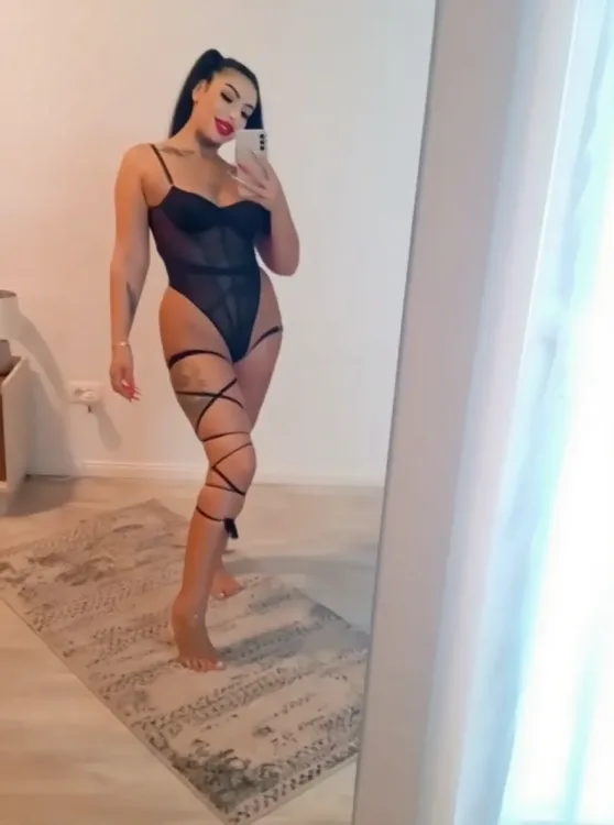 Escortă Sector 5 — Alyss