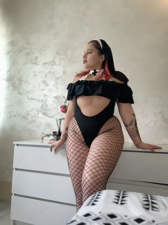 Escortă Sector 6 — Profil
