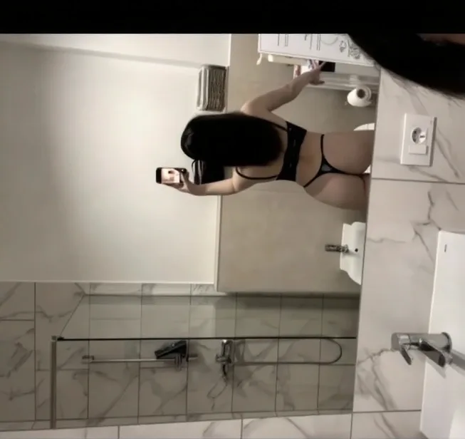 Escortă Sector 6 — Ada