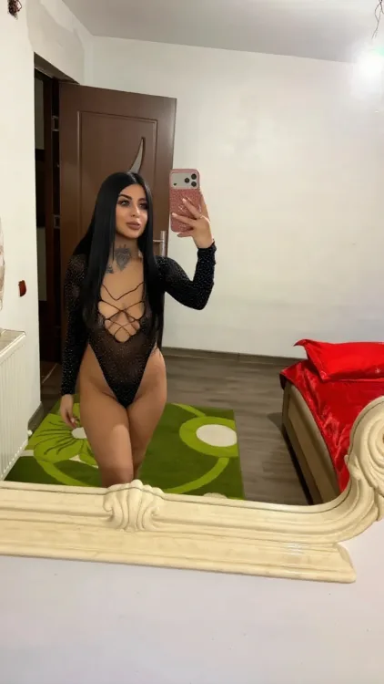 Escortă Sector 4 — Alice