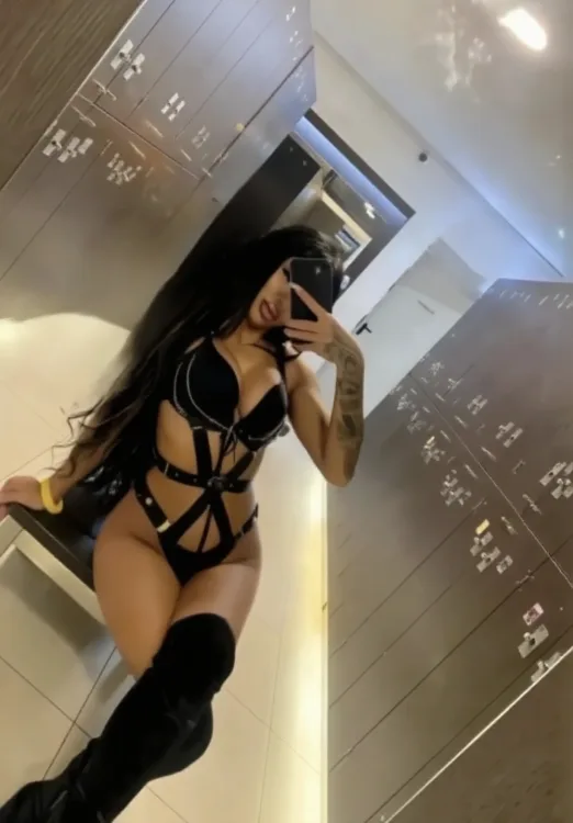 Escortă Sector 3 — Delia