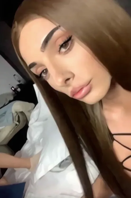 Escortă Sector 2 — Larissa