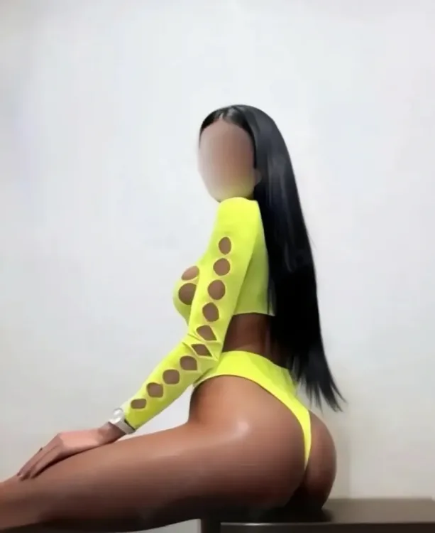 Escortă Sector 3 — Selena