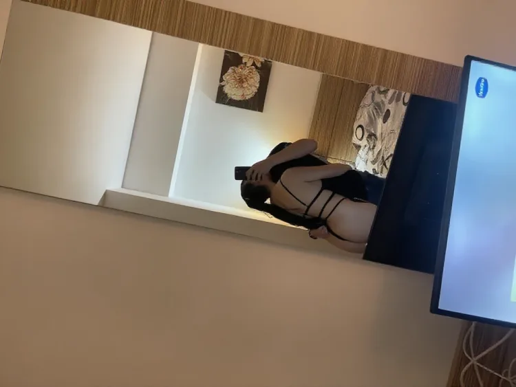 Escortă Sector 4 — Profil
