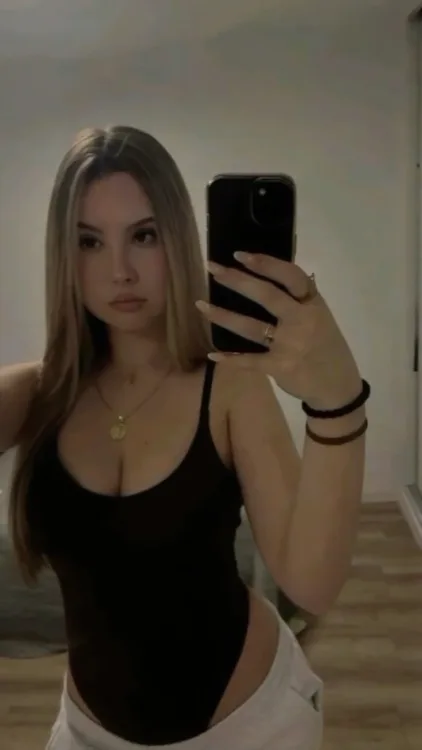 Escortă Sector 3 — Profil